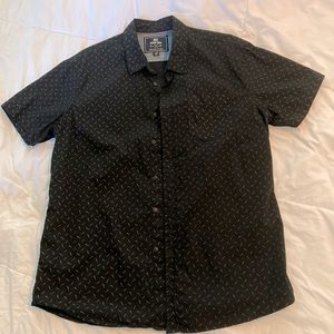 Men’s  short sleeve button down shirt.